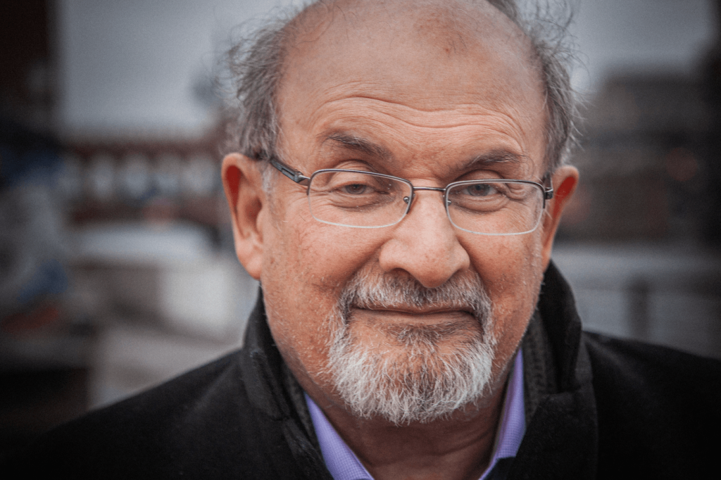 Cele mai bune 10 romane de Salman Rushdie pe care sa le citesti