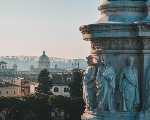 8 carti care te vor face sa te indragostesti de Roma